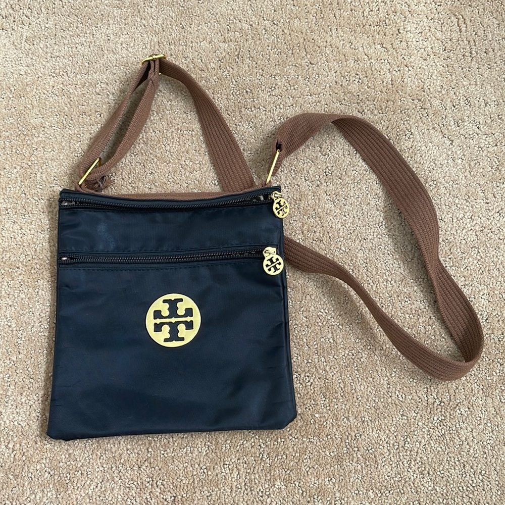 Tory Burch crossbody minor signs of wear